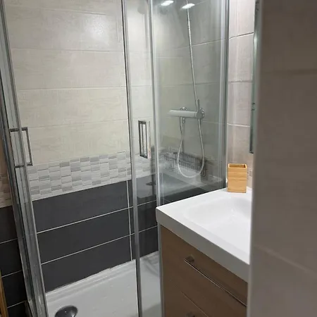 Dernier Etage Avec Garage, Piscines Et Tennis